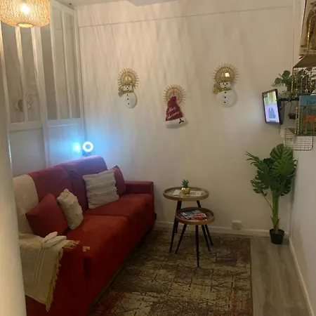 Jolie Cosy * פריז